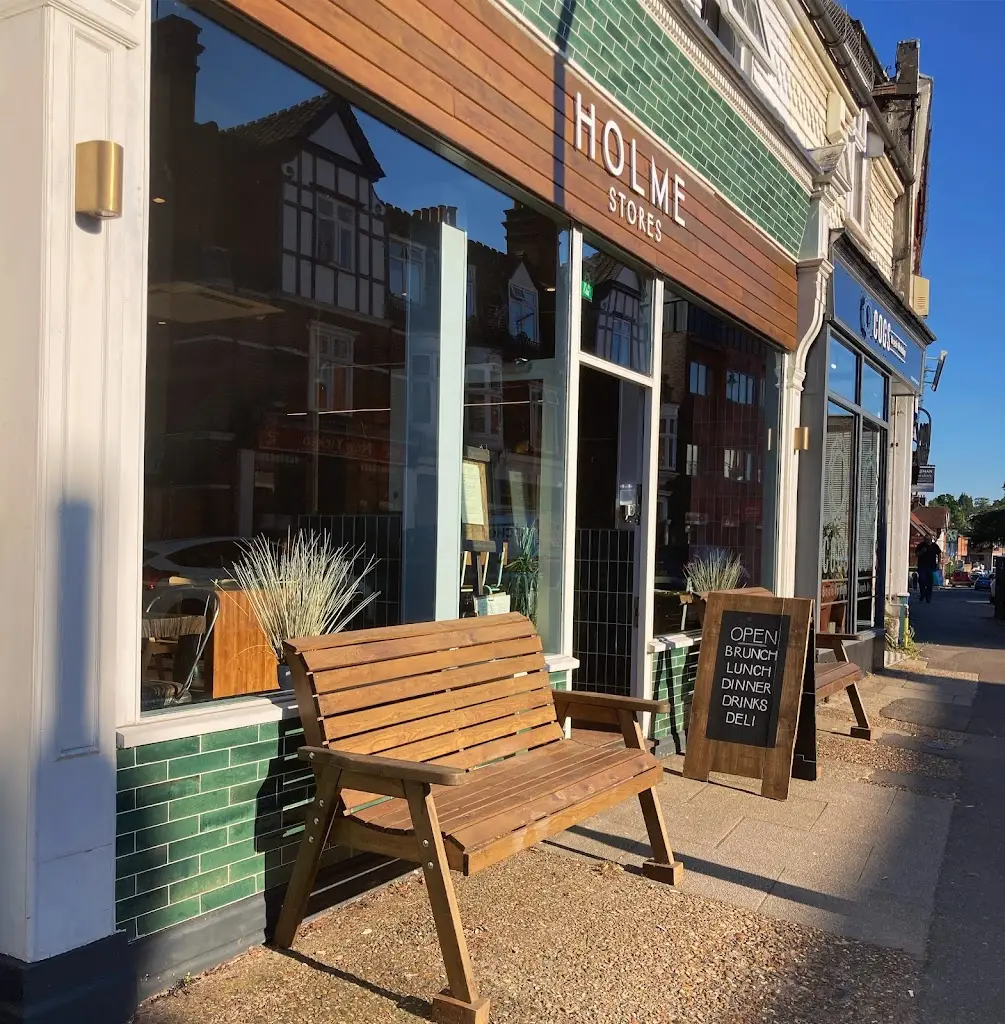 HolmeStores restaurant in Dorking