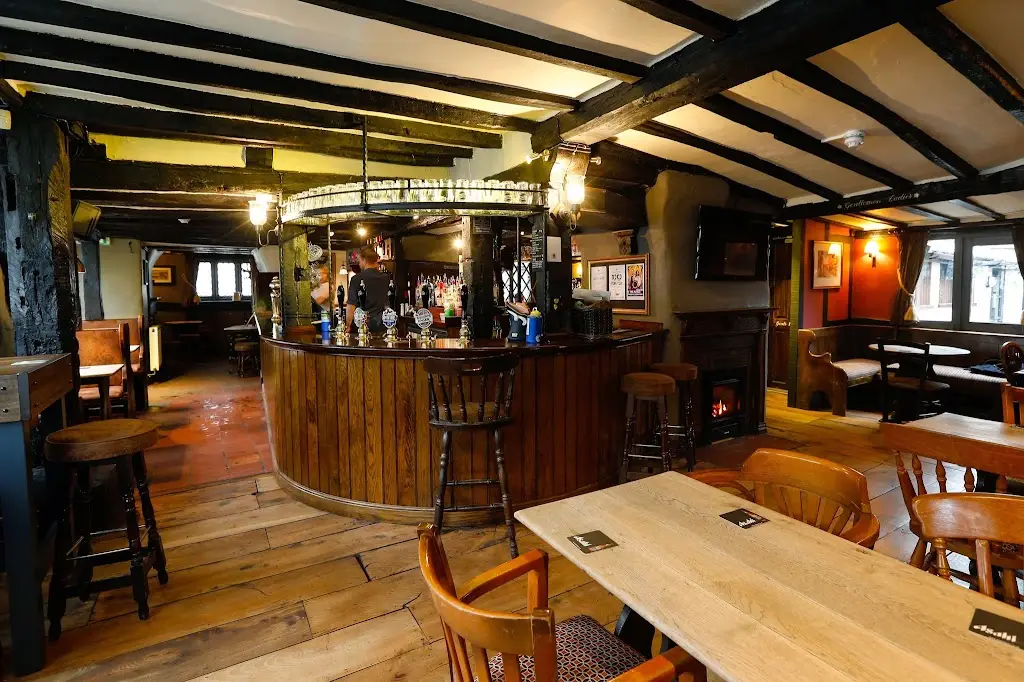 Kings Arms_Dorking_slider_image_1