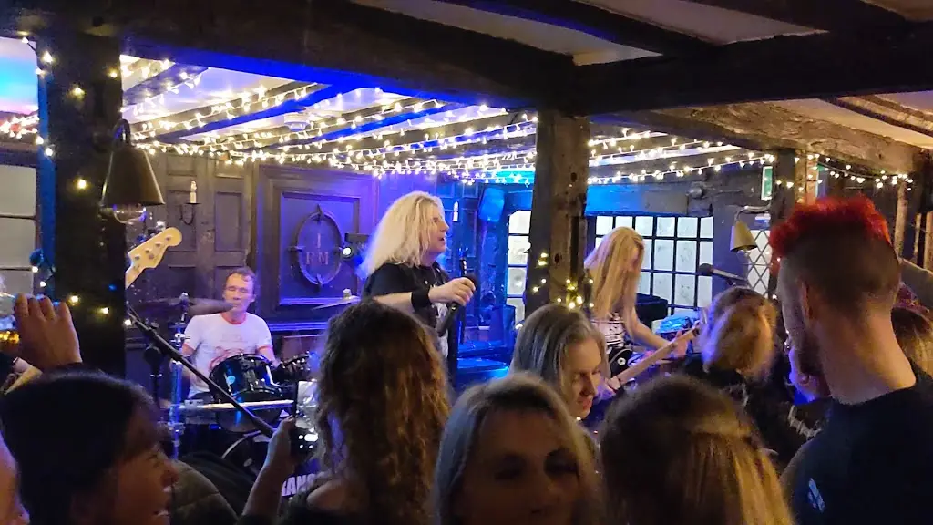 Kings Arms_Dorking_slider_image_2