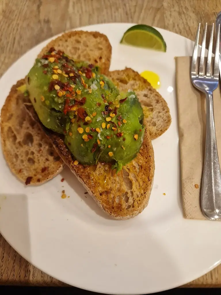 Guy Thompson_Two Many Cooks_Dorking_review