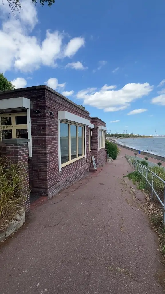 Jake Piper_The Pavilion_Dovercourt_review