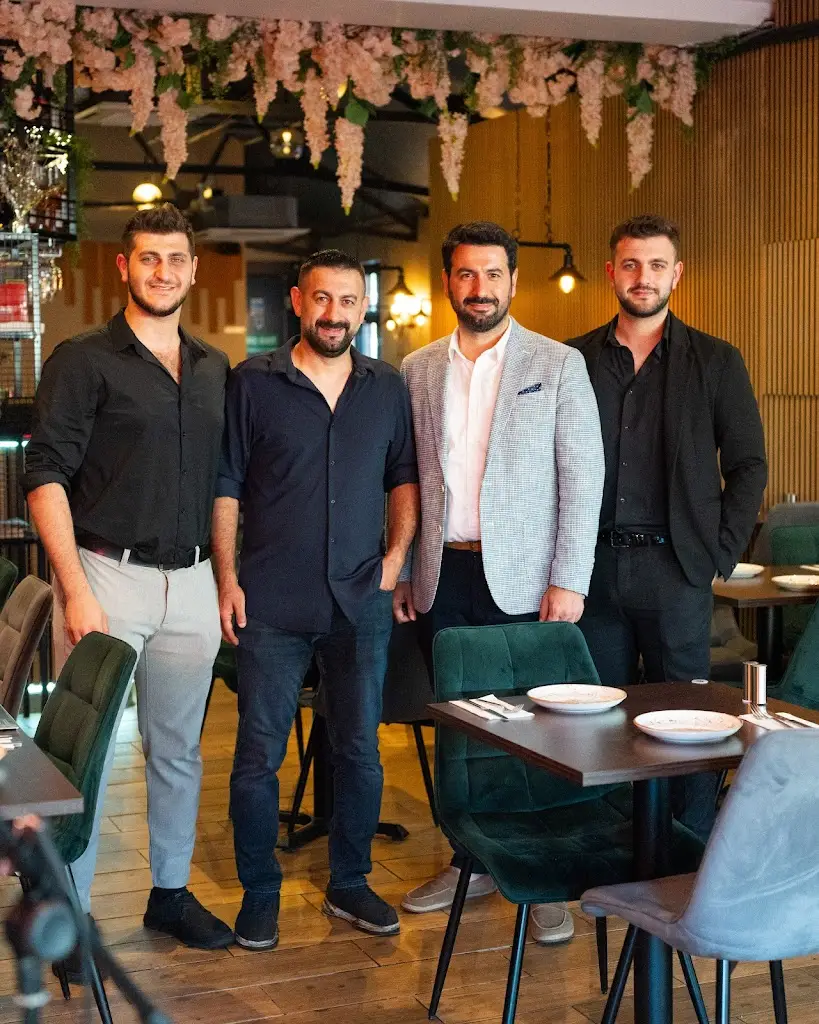 Meram Kitchen Dorchester_Dorchester_slider_image_1