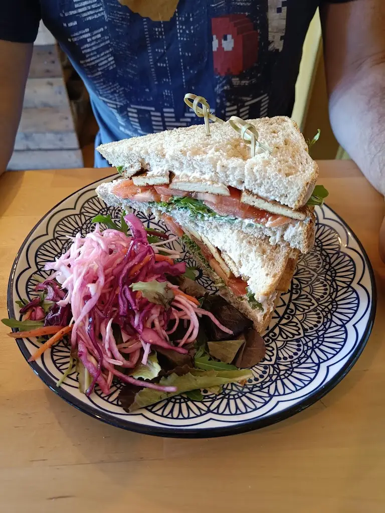 Sarah Greenwood_The Magic Sunflower_Dronfield_review