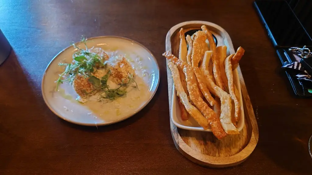 Ali Taylor_The Angel at Holmesfield_Dronfield_review