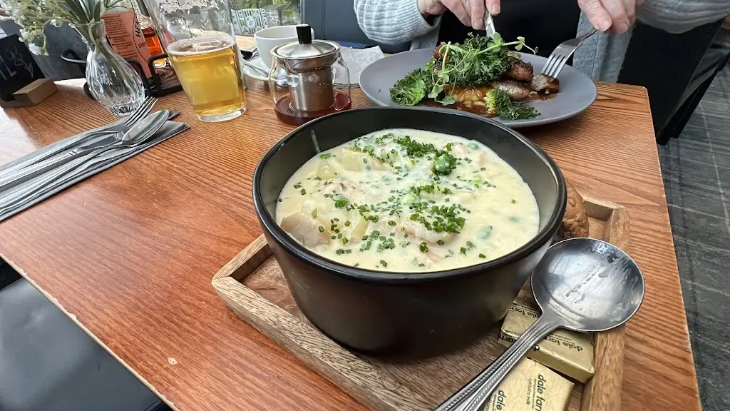 Lee Lee's Camper-van Adventures_The Angel at Holmesfield_Dronfield_review