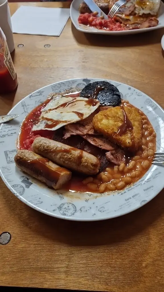 gaz warhurst_The Globe Cafe_Dukinfield_review