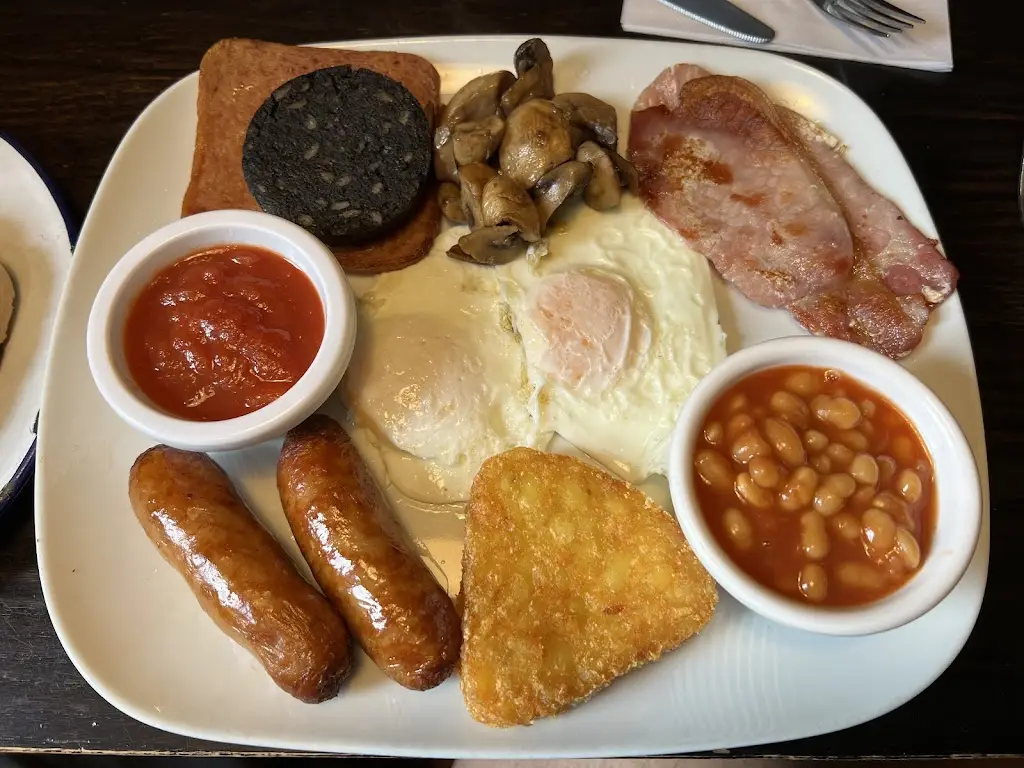 HING FUNG CHAN_Globe Canteen & Coffee_Dukinfield_review