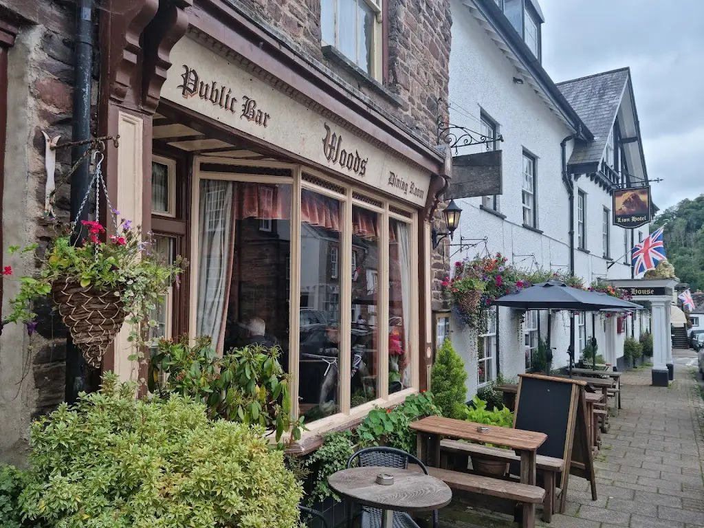 Woods Bar & Restaurant_Dulverton_slider_image_3