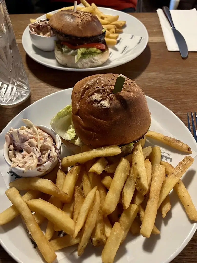 Ariadna Perez_The Bridge Inn_Dulverton_review