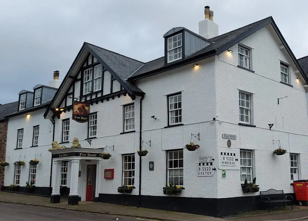 Lion Hotel & Restaurant restaurante en Dulverton