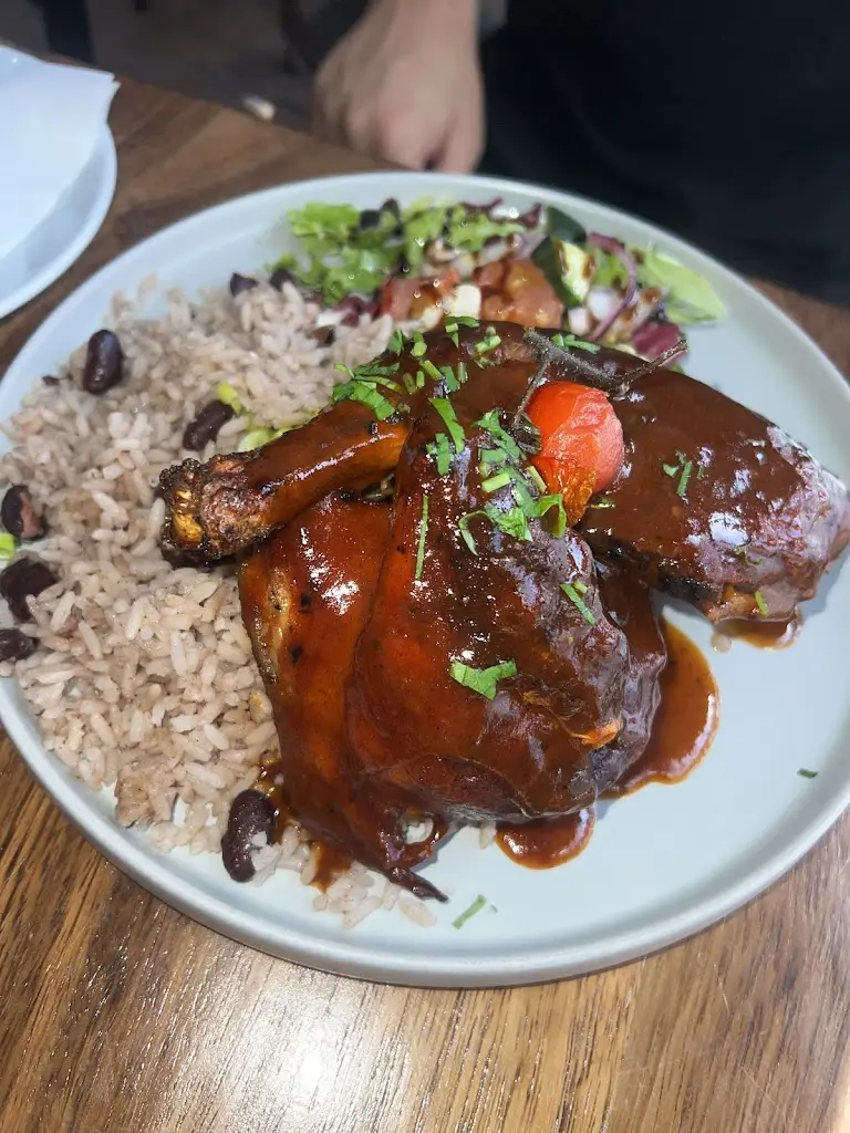 Melissa Jade_Tortuga Droylsden_Droylsden_review