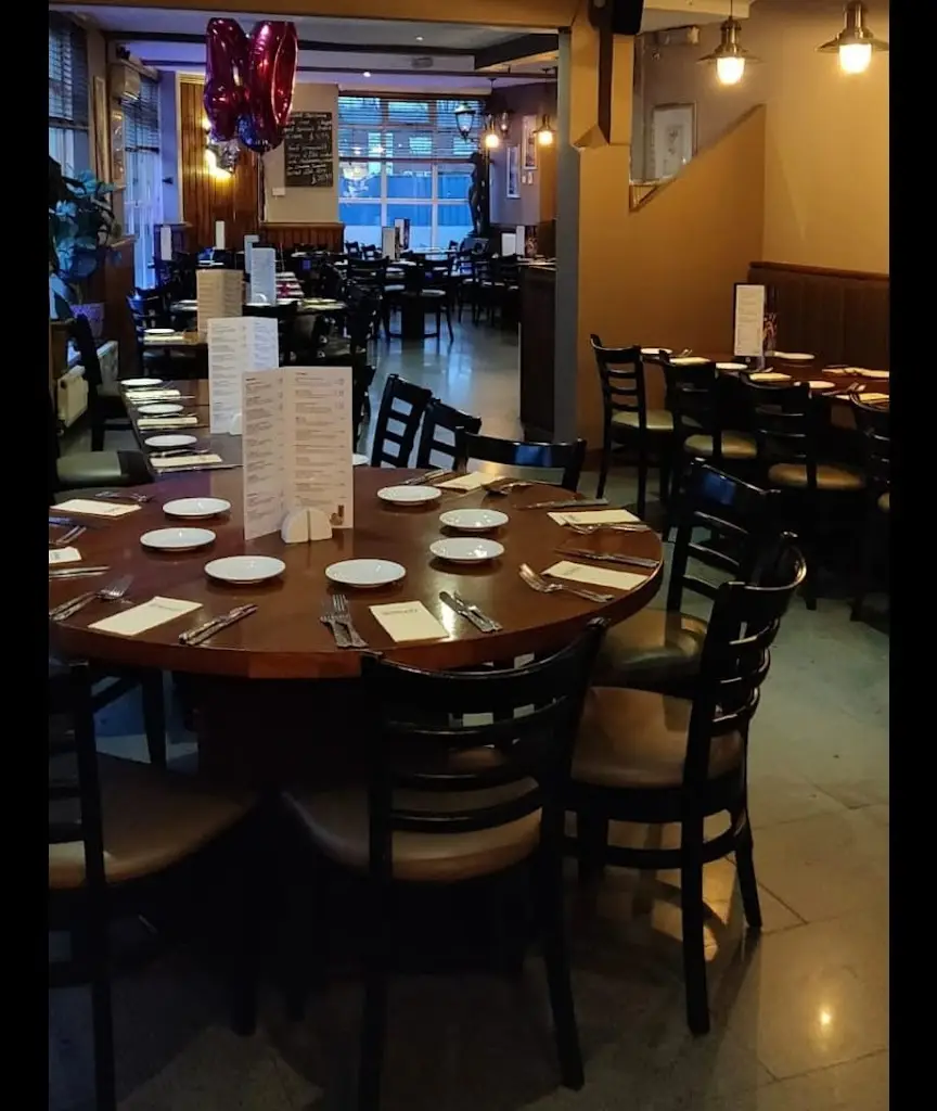 Giovanni's Droylsden_Droylsden_slider_image_1