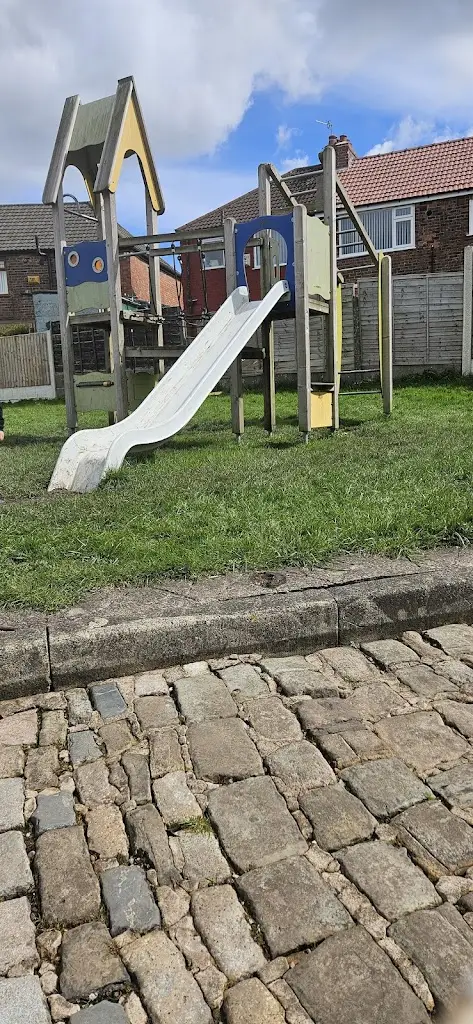 Lauren Gallagher_Pig On The Wall_Droylsden_review