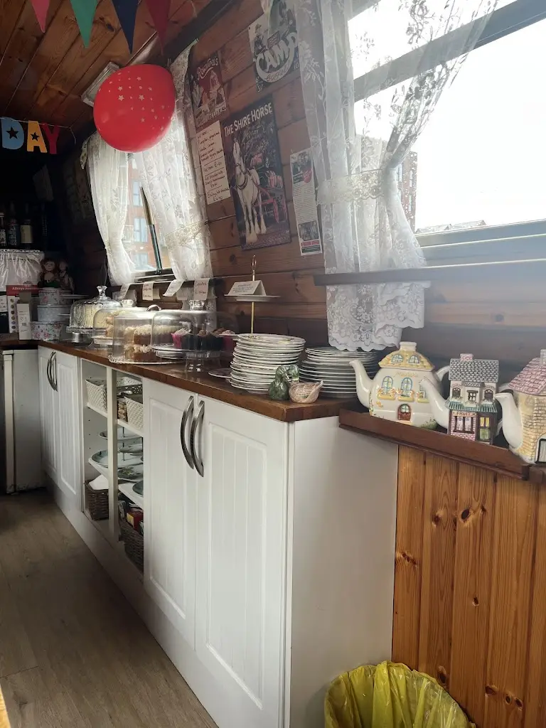 C. Chu_Safari narrow boat tearoom_Droylsden_review