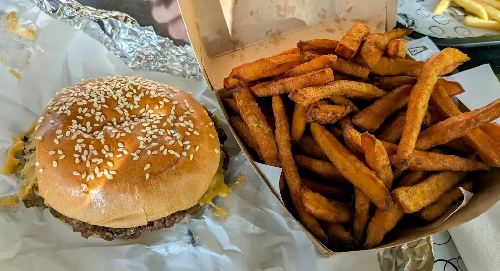 Victoria Moss_Burgerfy_Droylsden_review