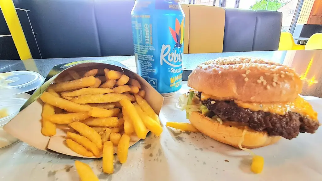Riaz F_Burgerfy_Droylsden_review