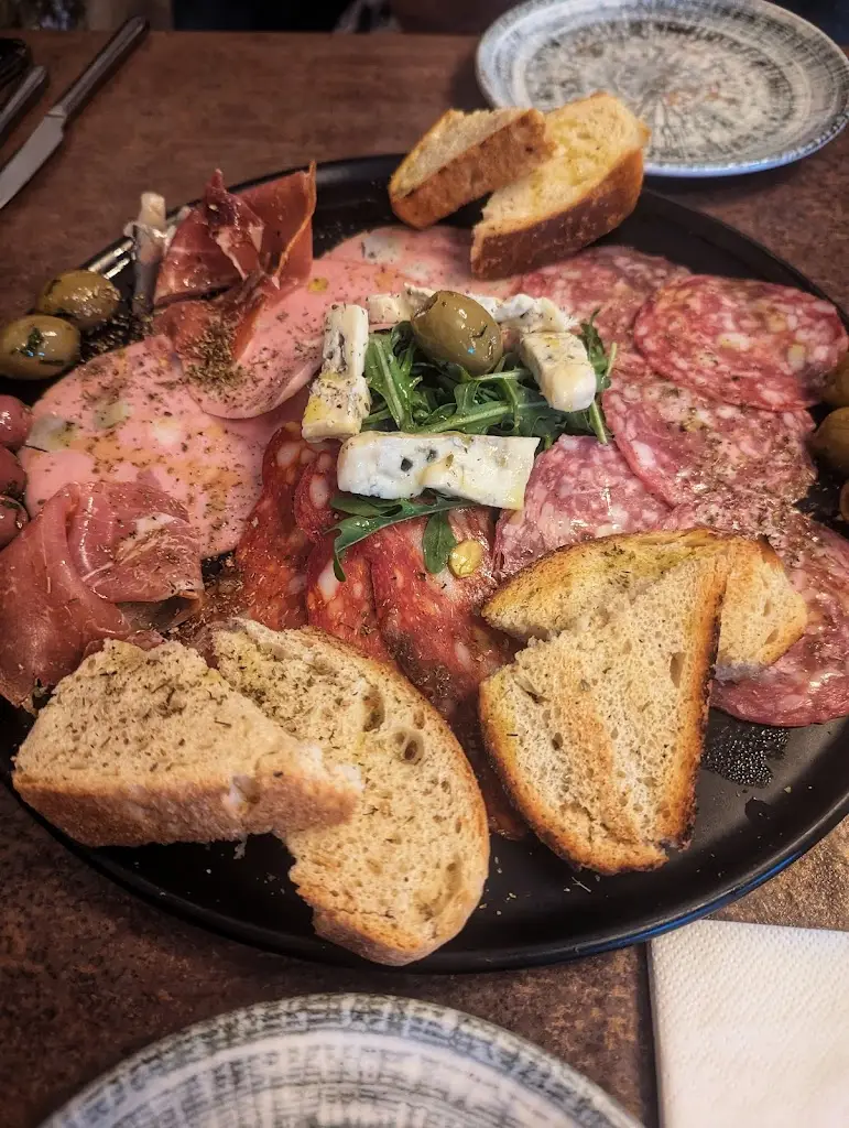 Menu_Benvenuti Droitwich_Droitwich_image_3