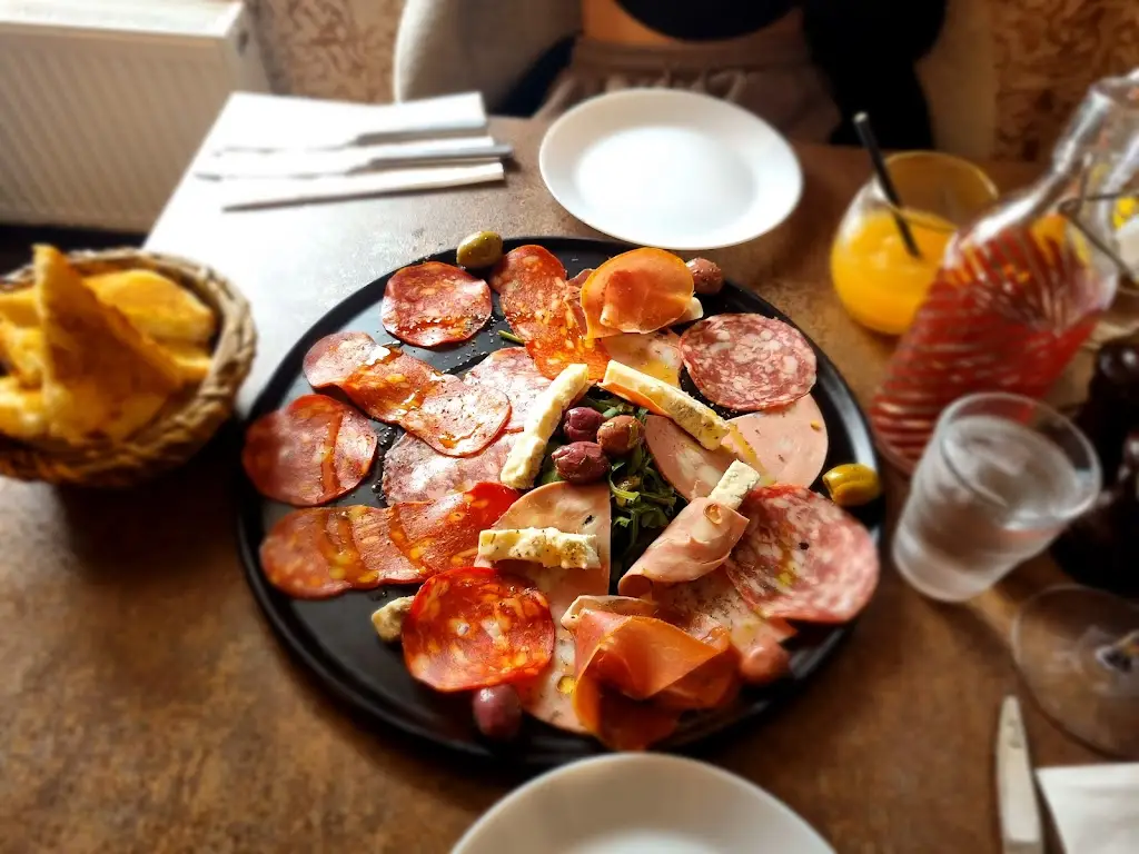 Menu_Benvenuti Droitwich_Droitwich_image_4