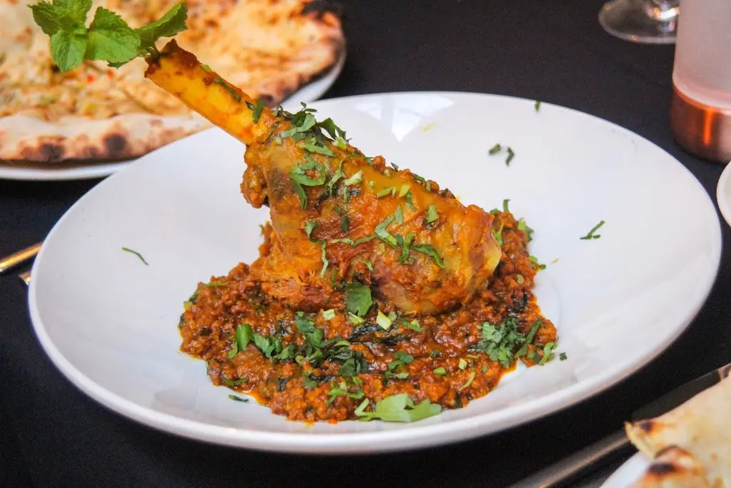 Vasaanti_Droitwich_slider_image_3