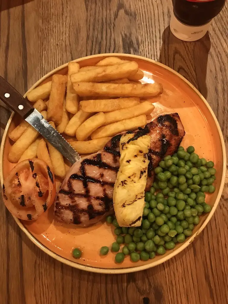 Barry Adams_Castle_Droitwich_review