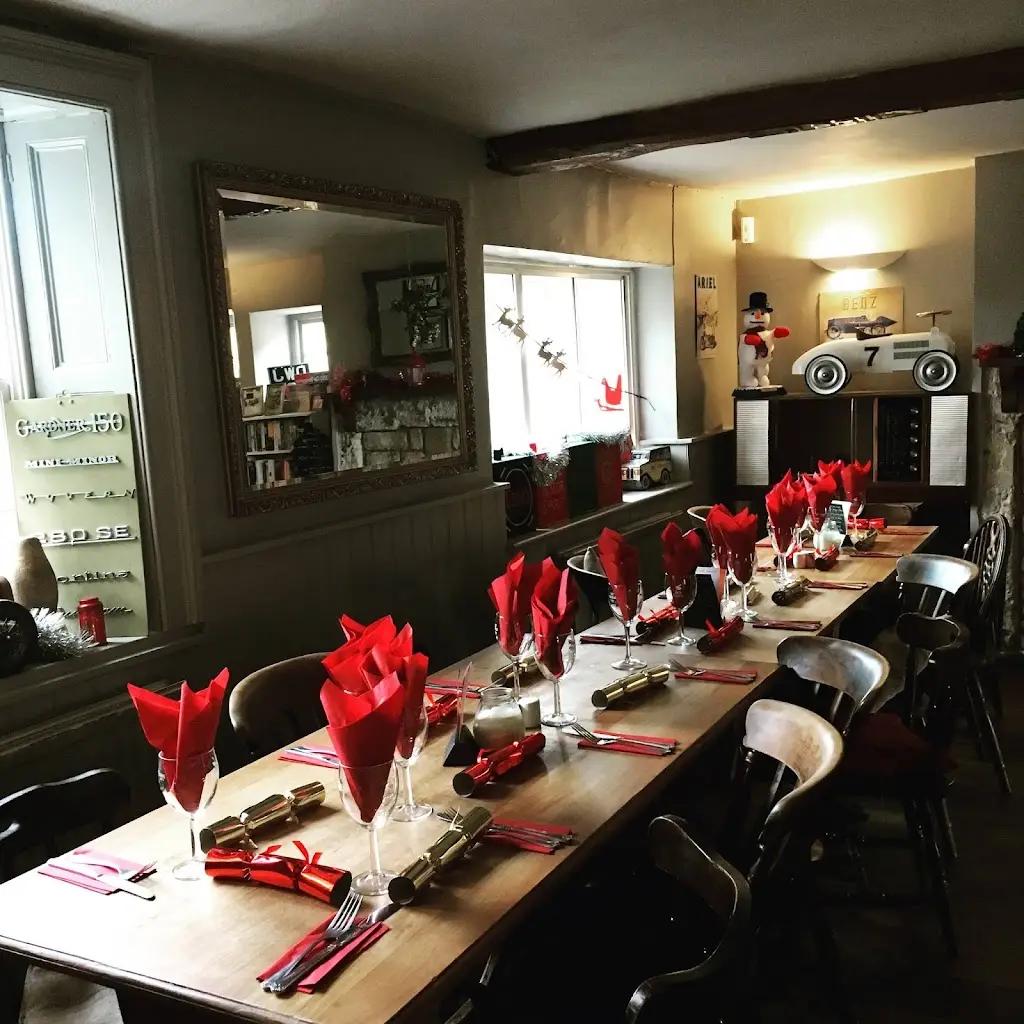 The White Hart_Atworth_slider_image_1