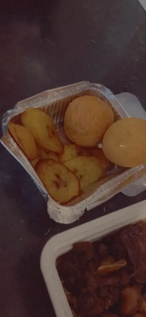 Anji Kaur_876 Lounge_Dudley_review