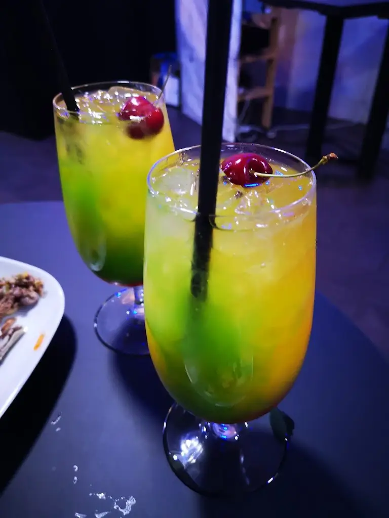 876 Lounge_Dudley_slider_image_2