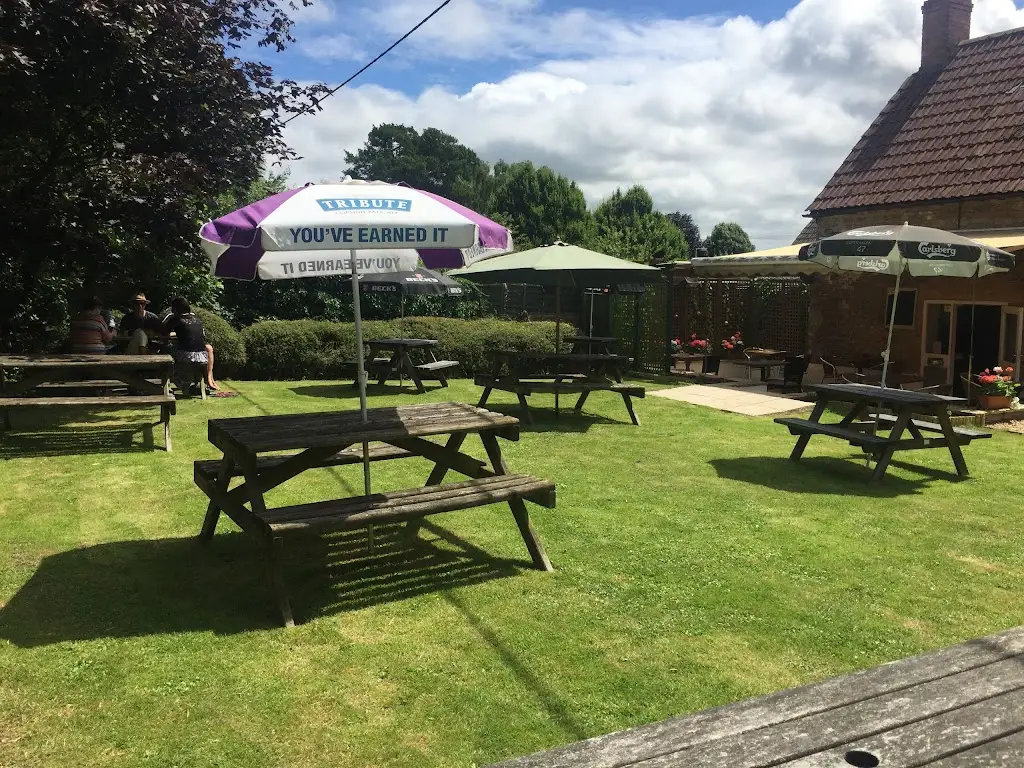 Il VELLO Doro @the Golden Fleece_Atworth_slider_image_3