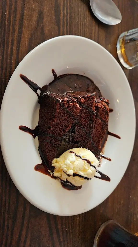 Bryan Quinn_Castle View_Dudley_review