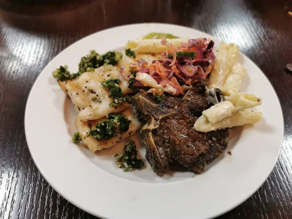 stefan gregg_The Venue Buffet_Dudley_recensione