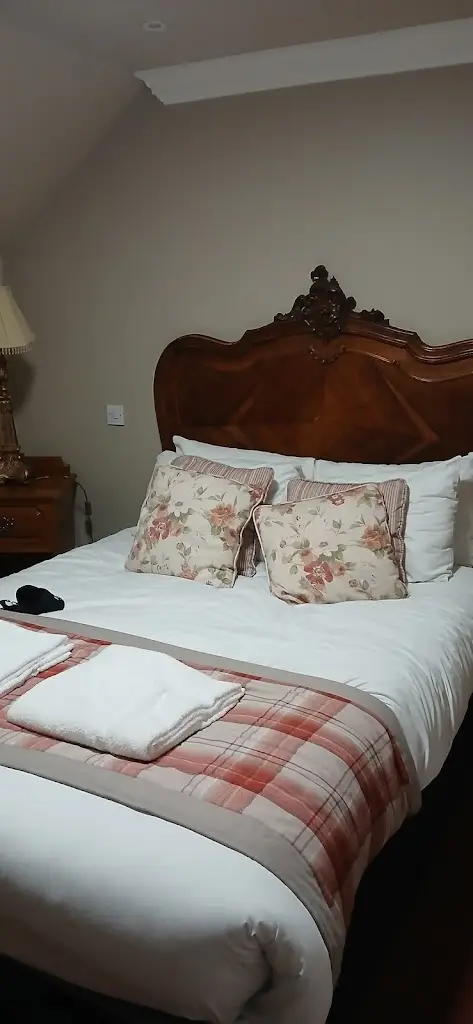 nikki leach_The Atherstone Red Lion Hotel_Atherstone_review