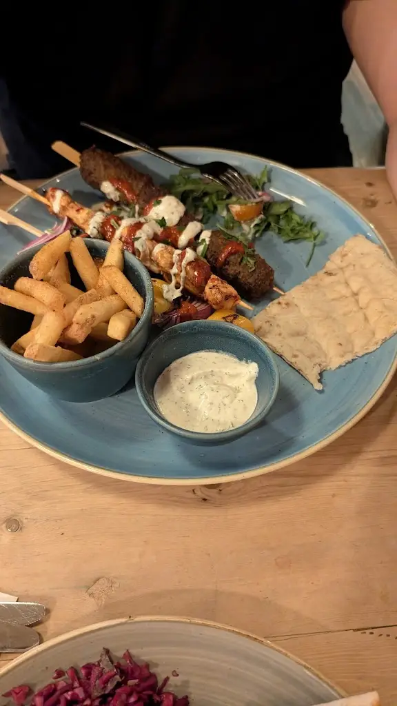 Emily Faulkner_Como Lounge_Ducklington_review