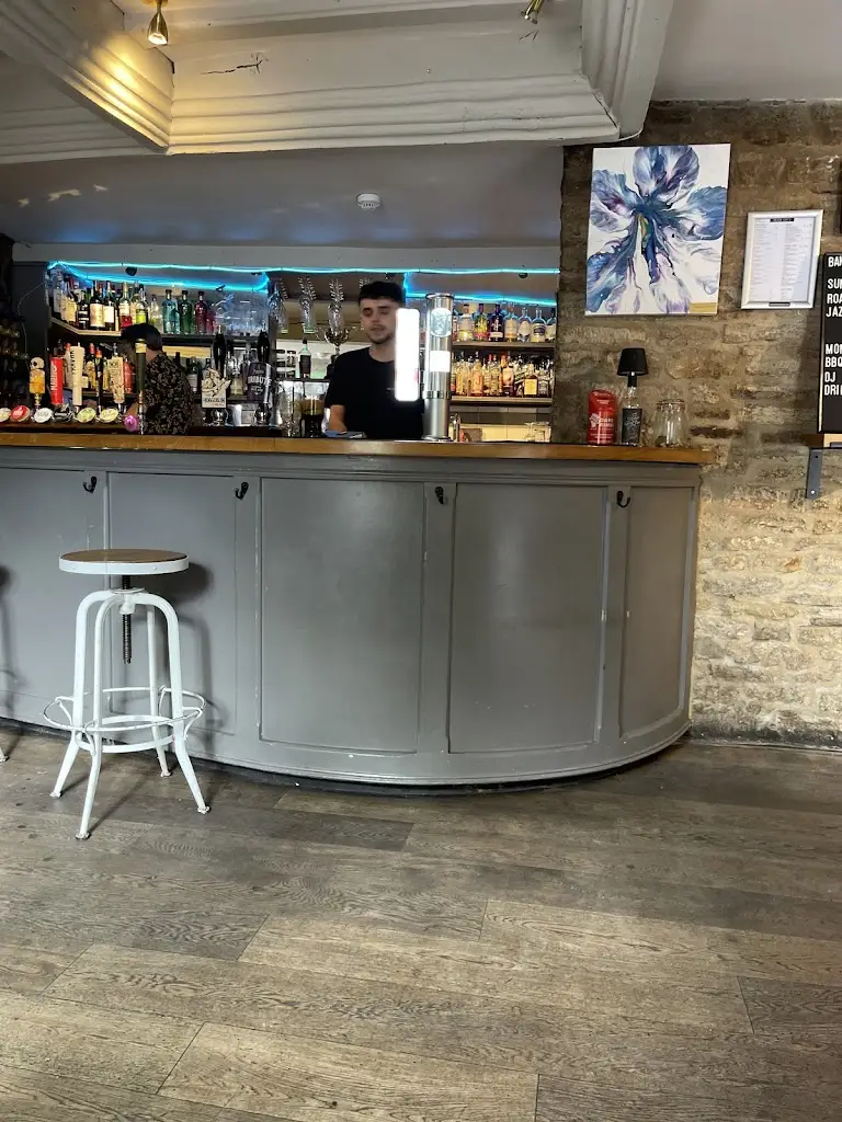 Alvaro Rey_The Three Horseshoes_Ducklington_review