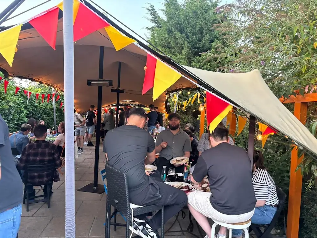 The Three Horseshoes restaurant in Ducklington