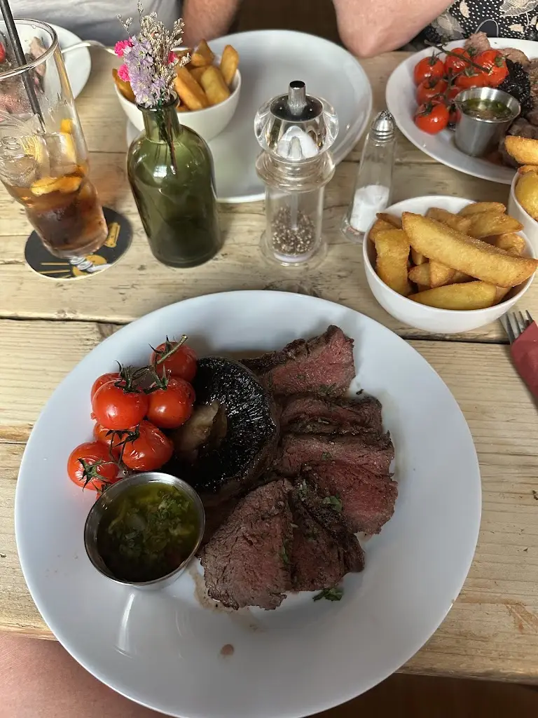 Erin Dolesny_The Plough_Ducklington_review