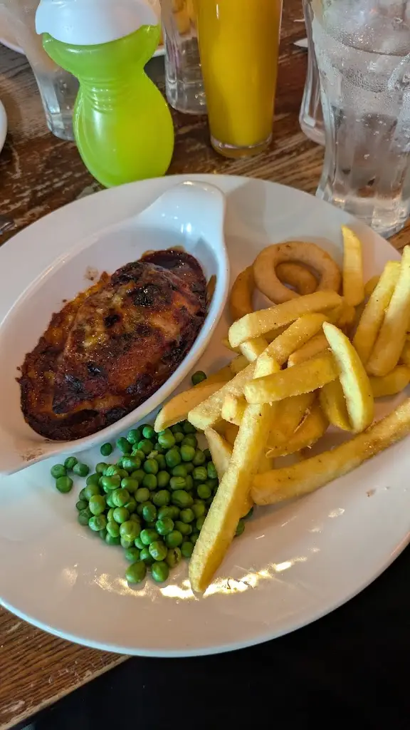 Clare Wilkinson_Rowing Machine_Ducklington_review