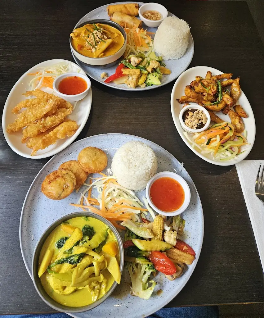 Melvin Peacock_Cambodian Cuisine at the Carpenters Arms_Ducklington_review