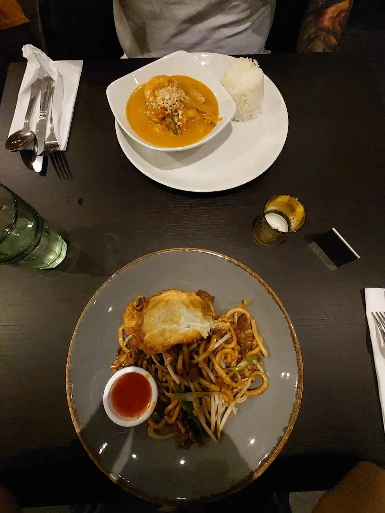 Cambodian Cuisine at the Carpenters Arms_Ducklington_slider_image_3