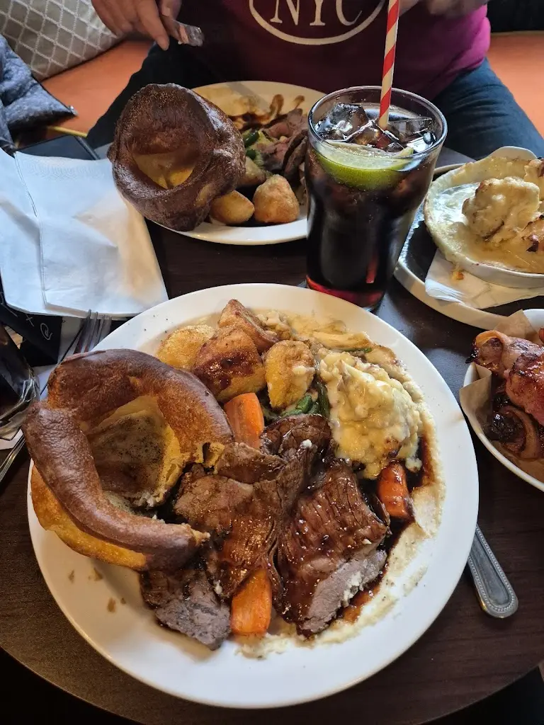 Maria Wilkinson_The Eagle Tavern_Ducklington_review