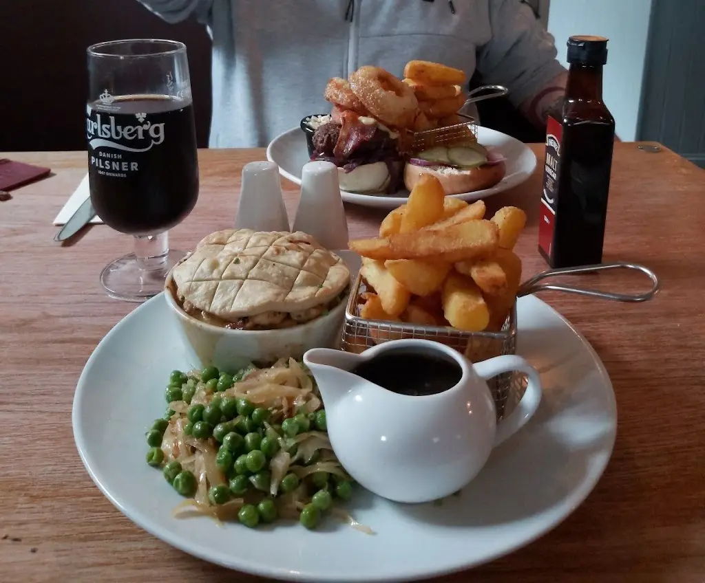 Matthew H-P_The Five Bells_Earls Colne_review