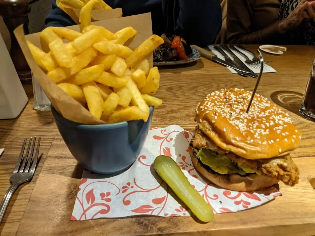 Gary Gee_The Five Bells_Earls Colne_review