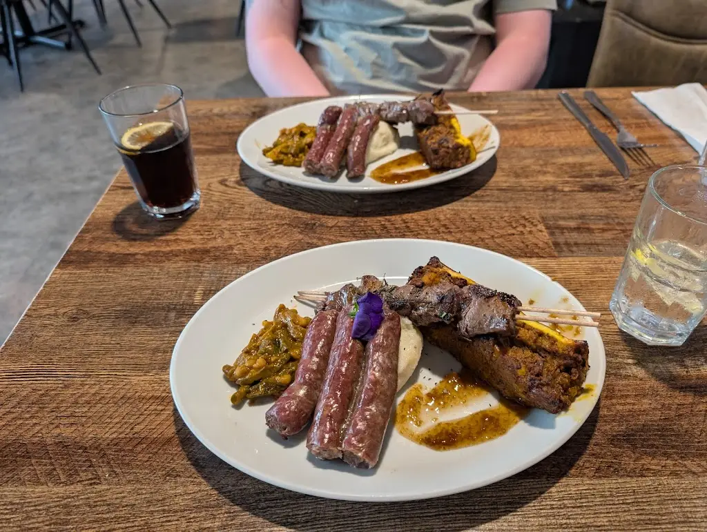 Elisha van der Nest_Black Horse Cafe_Earls Colne_review