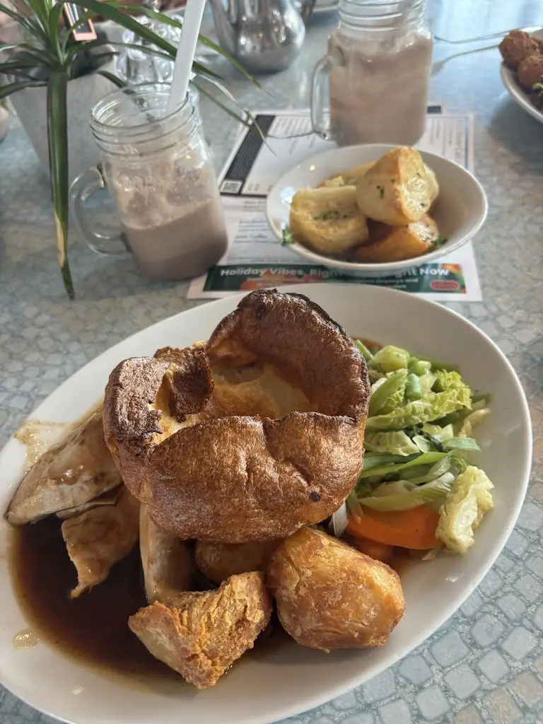 Millie Clarke_Black Horse Cafe_Earls Colne_review