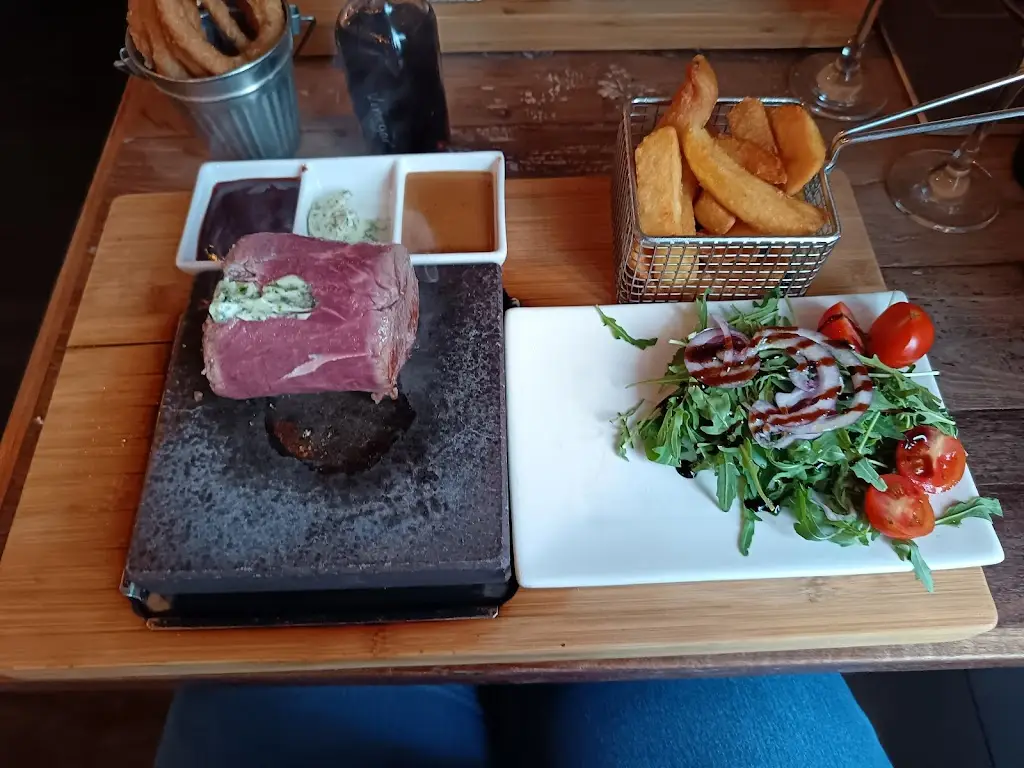 Natalie Foster_On the Rocks_Dunchurch_review