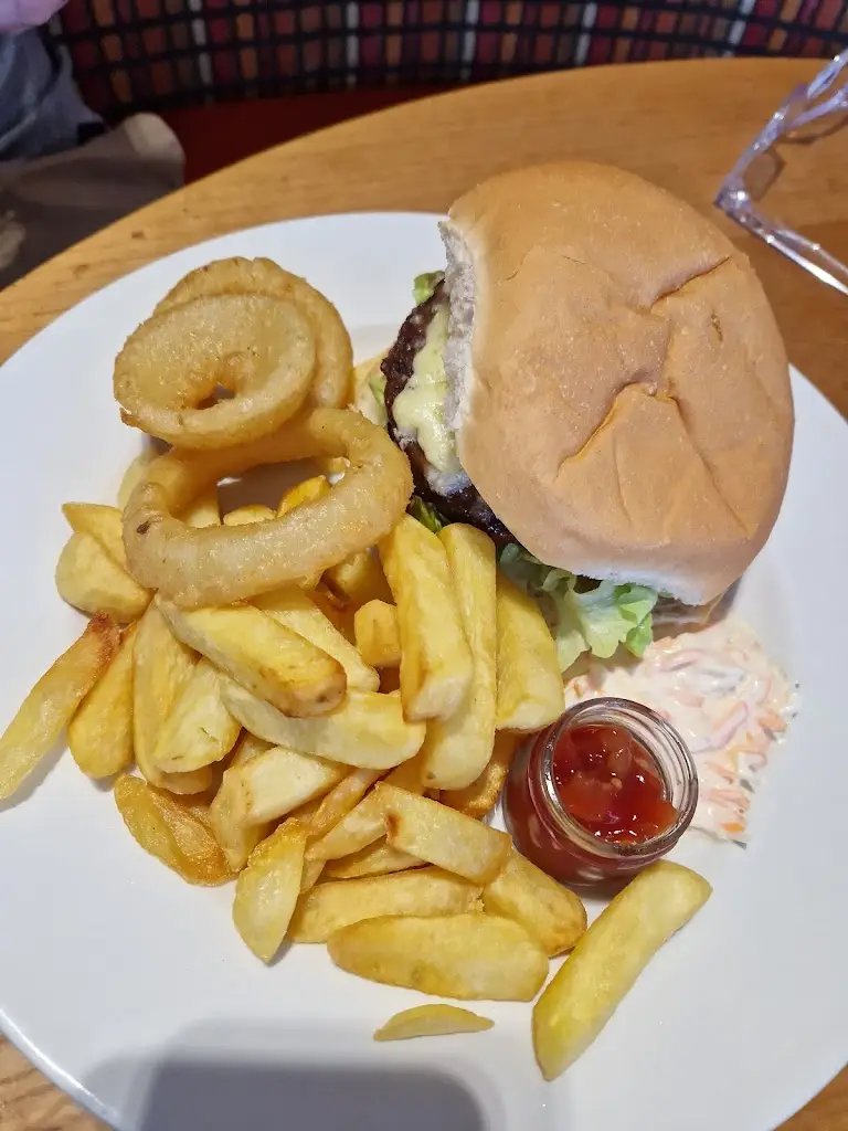Chloe Sills_Draycote Water - Waterside Restaurant_Dunchurch_review