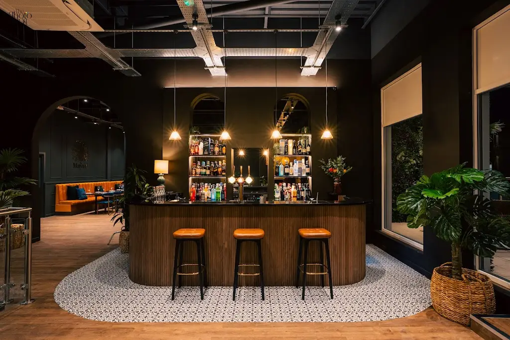 The Mayuri Indian Restaurant Bar restaurant in Dunchurch