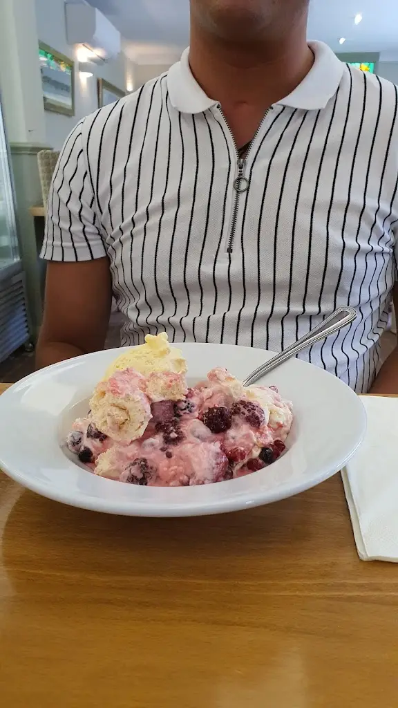 Menu_Walkers_East Ayton_image_9