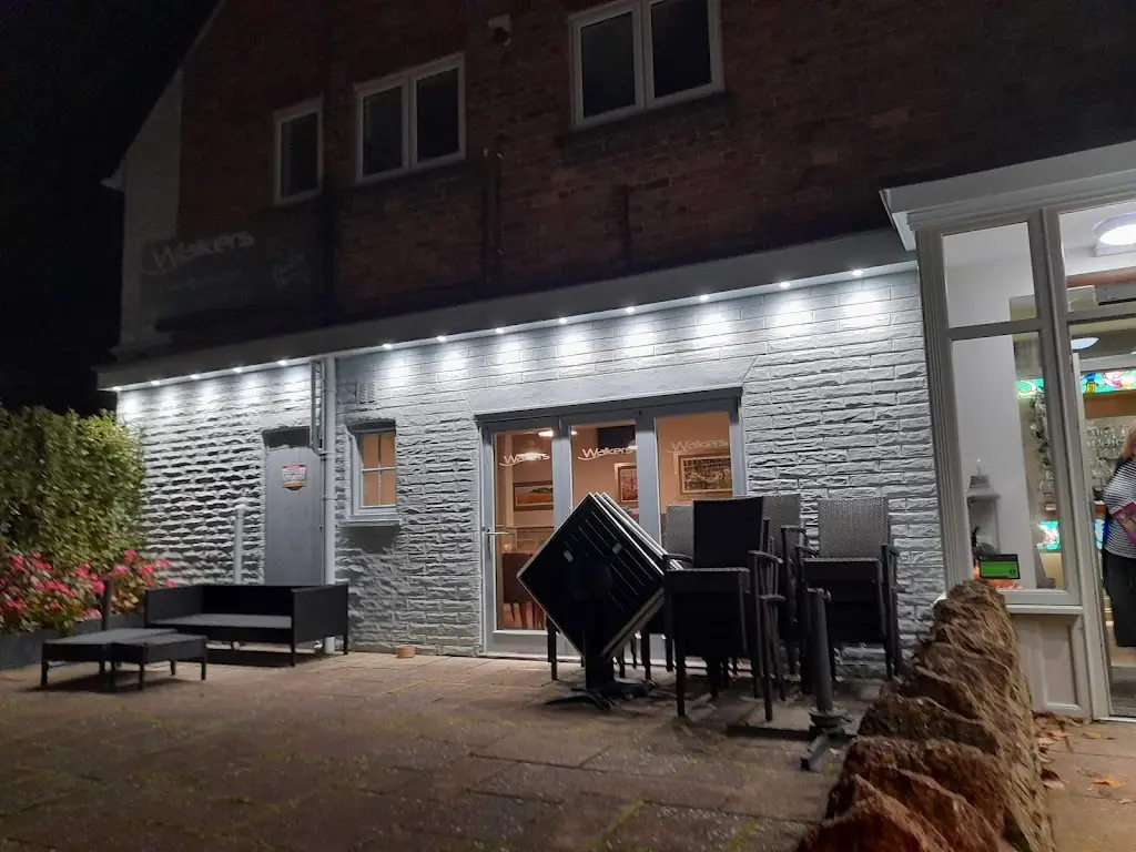 David Auty_Walkers_East Ayton_review