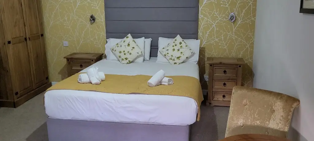 Scarborough Hotels - The Lodge Bar & Grill - East Ayton restaurant in East Ayton