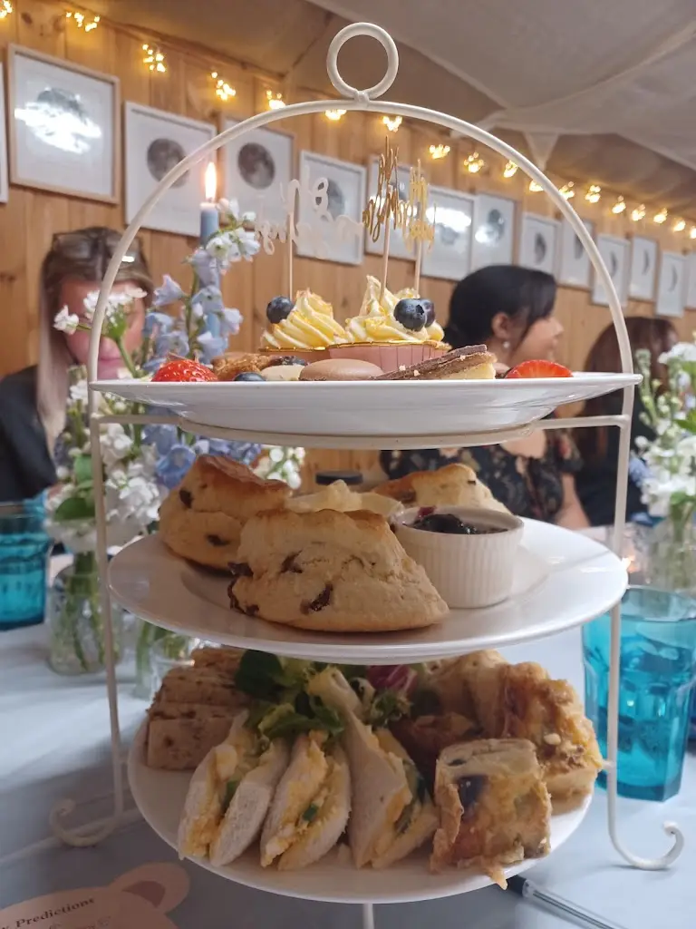 Jasmin Pot_Jeyes of Earls Barton_Earls Barton_Bewertung